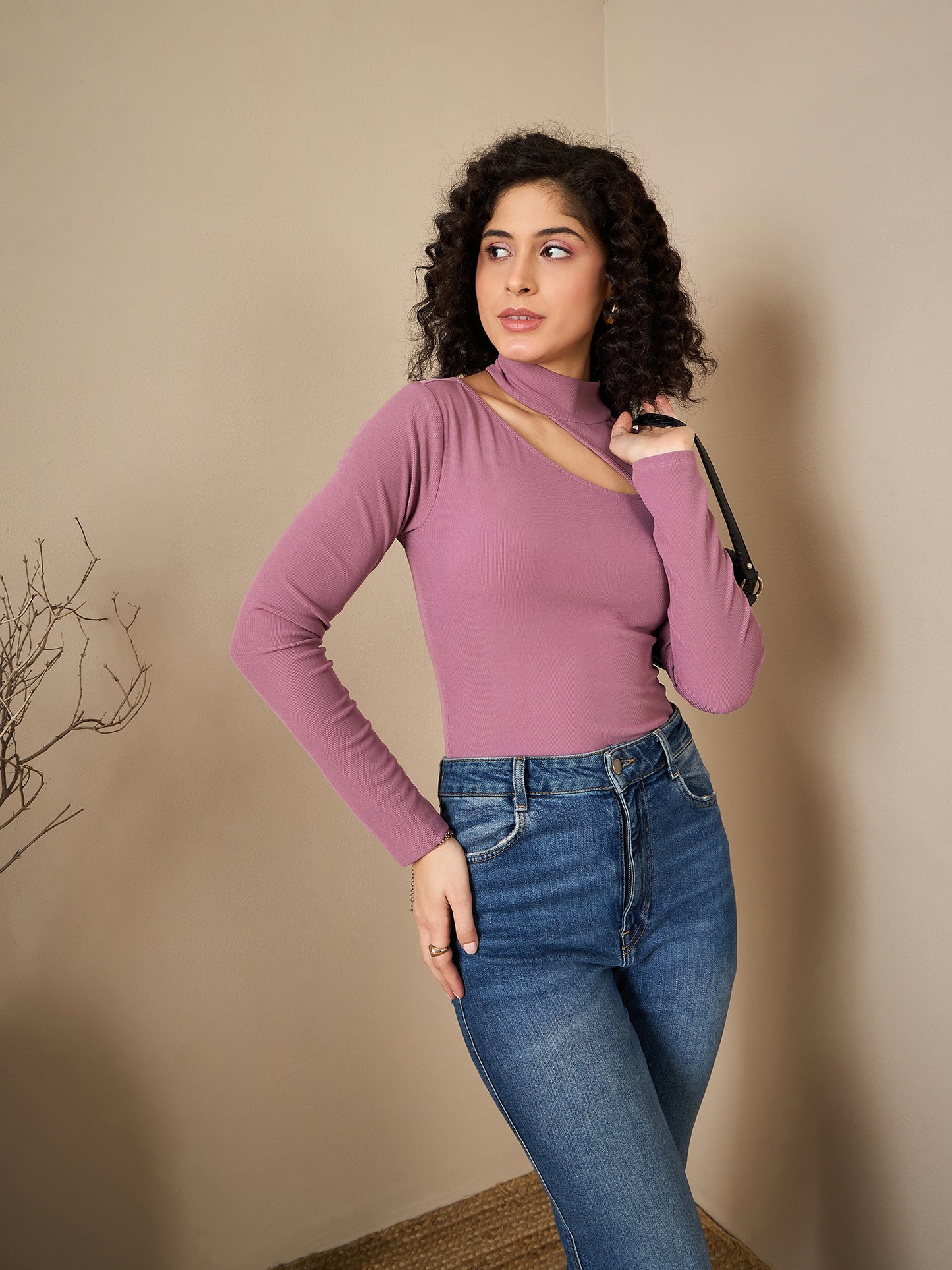 Kibo Jenine Cut-Out Top