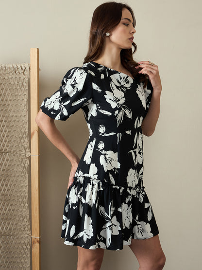 Asymmetric Neck Cut Out Detail Dress