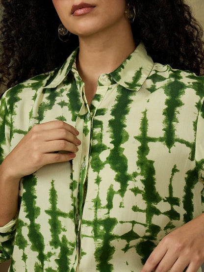 Comfort Fit Floral Printed Spread Collar Casual Shirt